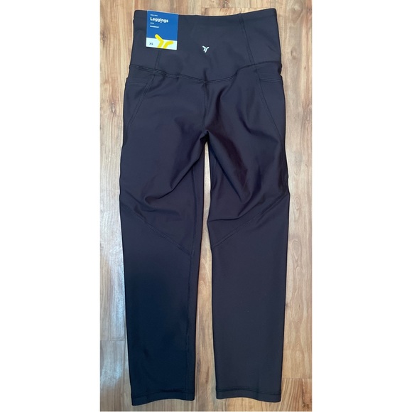 OLD Navy High Rise Powersoft Crop Leggings 🖤 - Picture 4 of 8